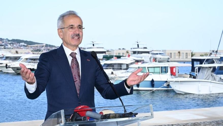 BAKAN URALOĞLU: İZMİR’İ 5 YENİ YAT LİMANI İLE TÜRKİYE YAT TURİZMİNİN BAŞKENTİNE DÖNÜŞTÜRECEĞİZ