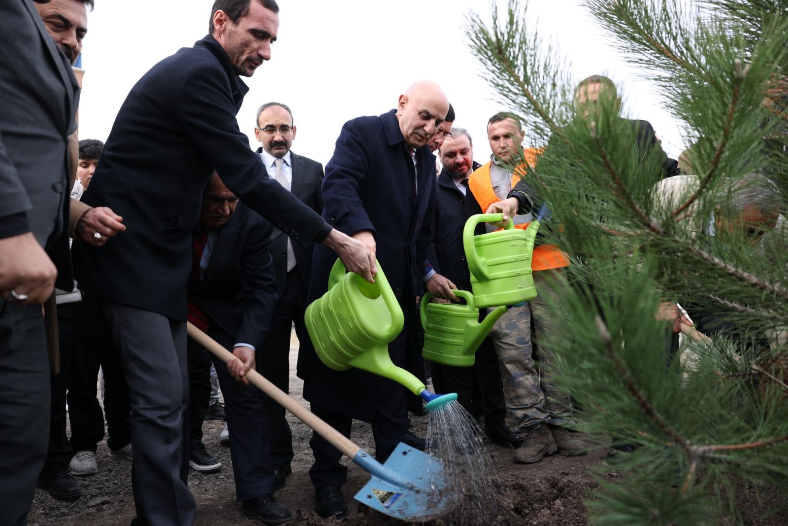 ALPARSLAN TÜRKEŞ'İN 106. DOĞUM YIL DÖNÜMÜNDE FİDANLAR TOPRAKLA BULUŞTURULDU