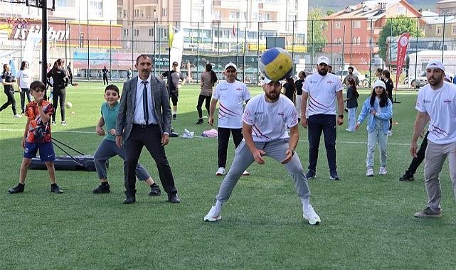 YAZ SPOR OKULLARI ÇOCUKLARIN TATİLİNE RENK KATTI