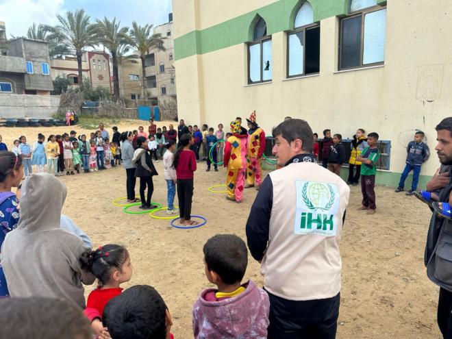 İHH GAZZE’YE YÖNELİK YARDIMLARINI SÜRDÜRÜYOR